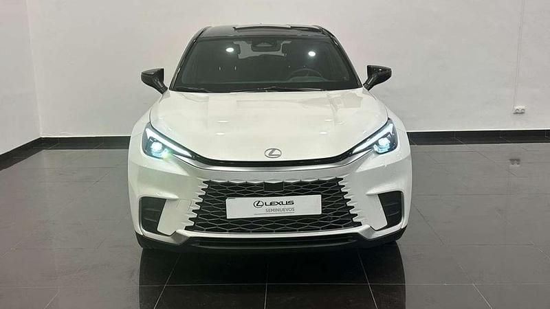 Usado Lexus LBX 137 CV (100 kW) 2024 Blanco SUV