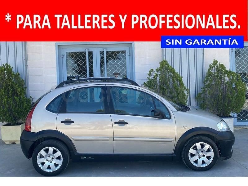 Usado Citroën C3 XTR 70 CV (51 kW) 2005 Beige Berlina