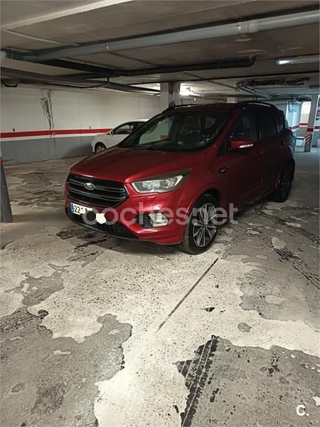 Usado Ford Kuga ST-Line 150 CV (110 kW) 2018 Rojo SUV