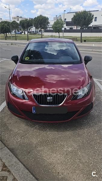 Usado Seat Ibiza SC Reference 90 CV (66 kW) 2010 Rojo Utilitario