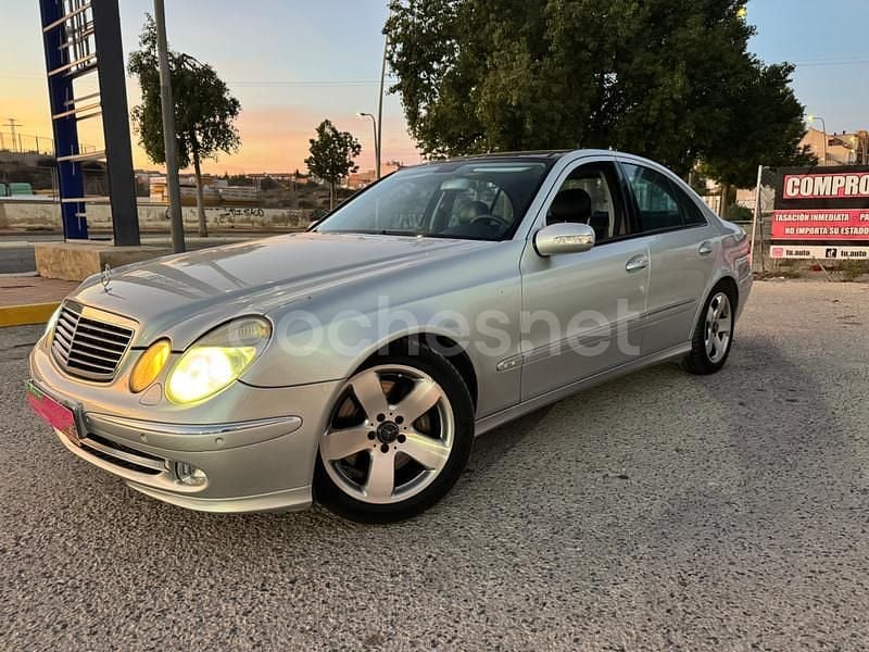 Gris / plata Usado 2003 Mercedes E500 Avantgarde Berlina | 7999 € - Imagen 1/4