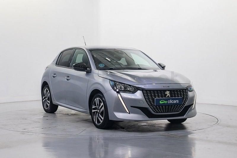 Usado Peugeot 208 Allure 100 CV (73 kW) 2023 Gris / plata Utilitario