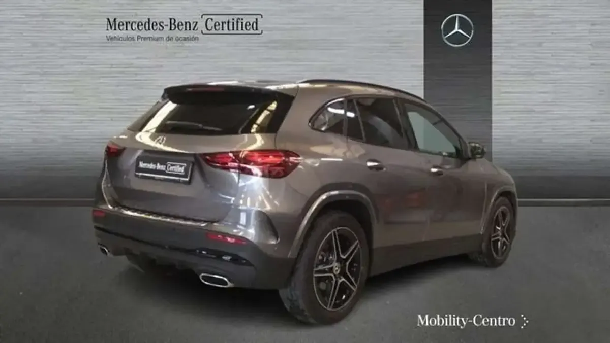 Usado Mercedes GLA200 151 CV (111 kW) 2024 Gris SUV