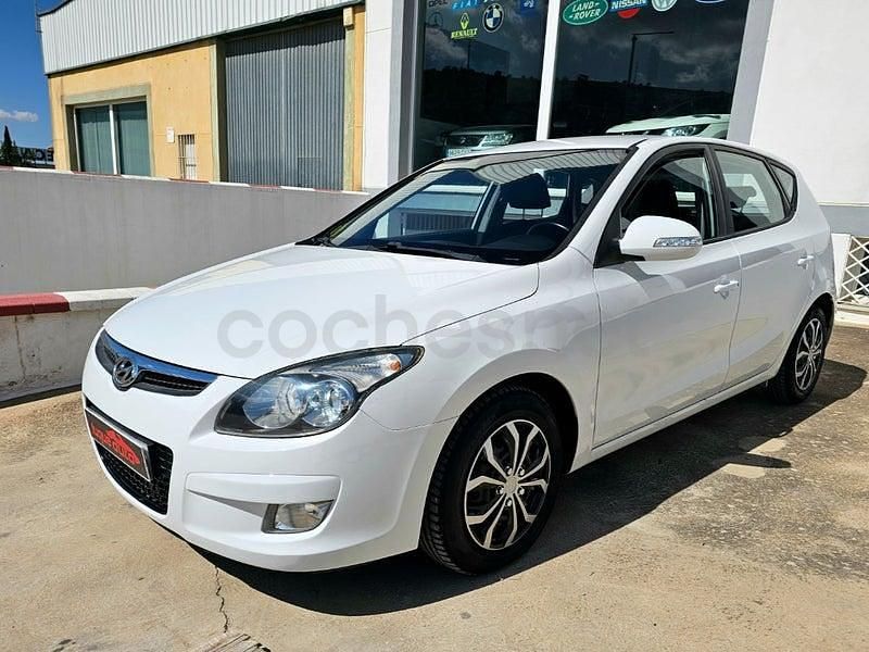 Usado Hyundai i30 Comfort 90 CV (66 kW) 2009 Blanco Berlina