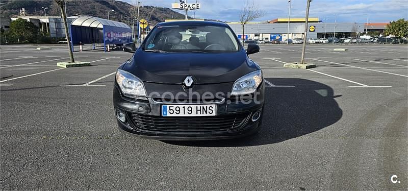 Usado Renault Mégane Dynamique 115 CV (84 kW) 2013 Negro Berlina