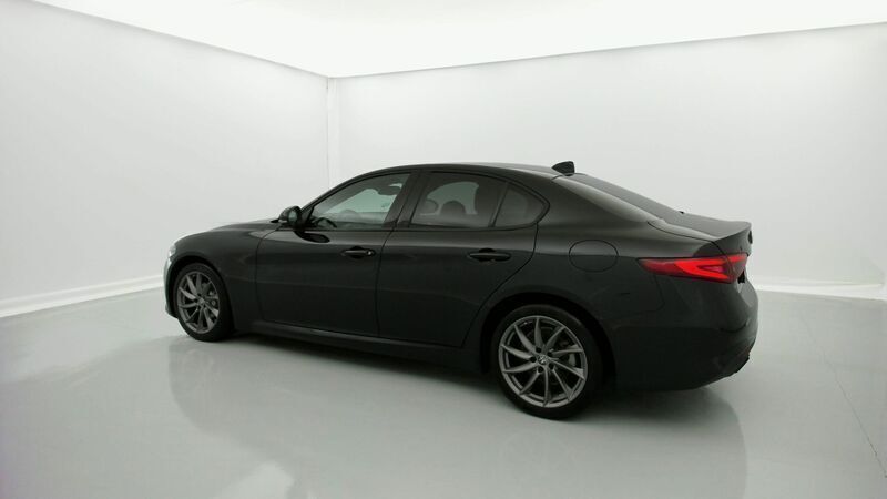 Usado Alfa Romeo Giulia Sprint Sprint 190 CV (139 kW) 2022 Negro vulcano Coupe