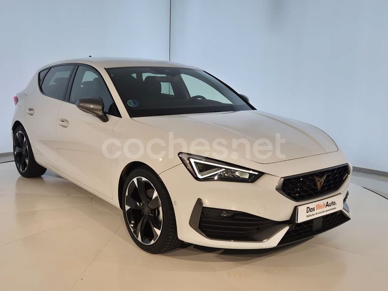 Blanco Usado 2024 Cupra Leon Berlina | 27.400 € (Precio justo) - Imagen 1/4
