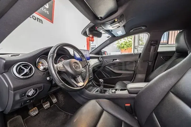Usado Mercedes CLA200 AMG line 136 CV (100 kW) 2014 Blanco Berlina