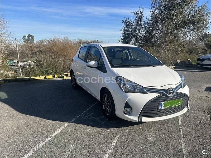 Usado Toyota Yaris City 69 CV (50 kW) 2016 Blanco Berlina
