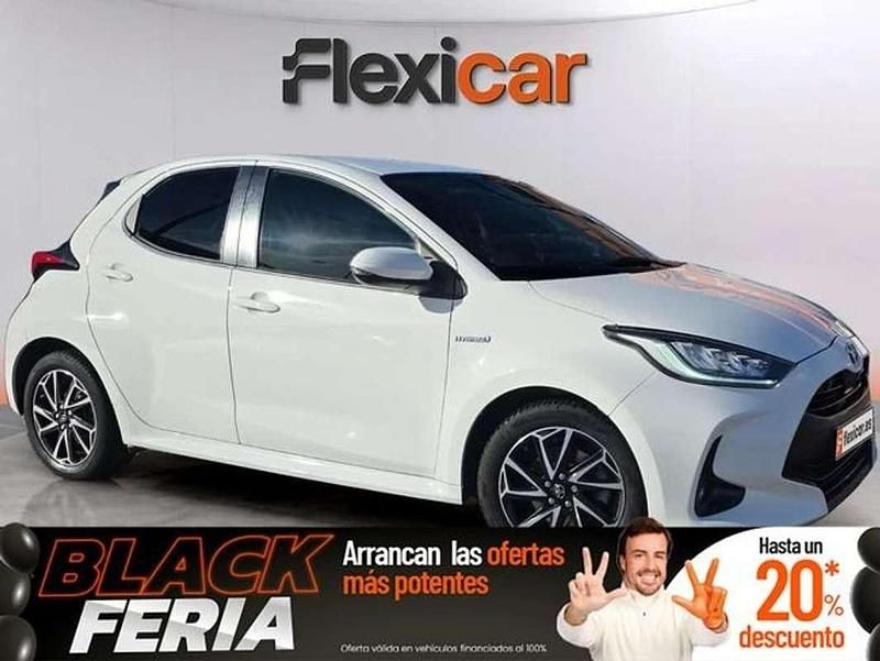 Blanco Usado 2021 Toyota Yaris Hybrid Active Utilitario | 14.850 € (Buen precio) - Imagen 1/4