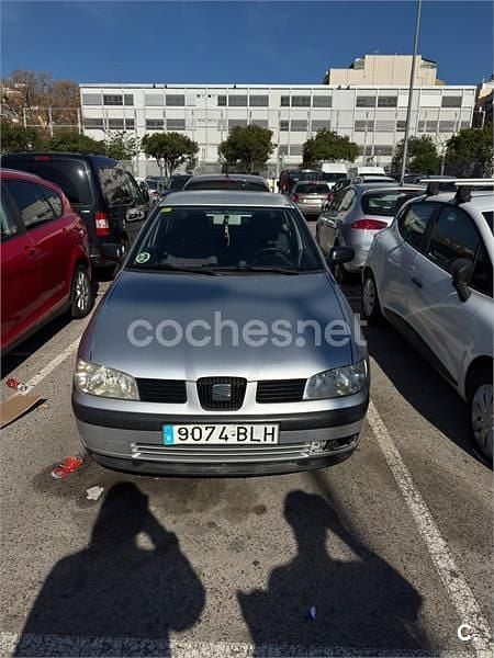 Usado Seat Cordoba Stella 75 CV (55 kW) 2001 Gris / plata Berlina