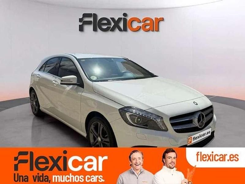 Blanco Usado 2015 Mercedes A180 Style Utilitario | 15.190 € (Buen precio) - Imagen 1/4