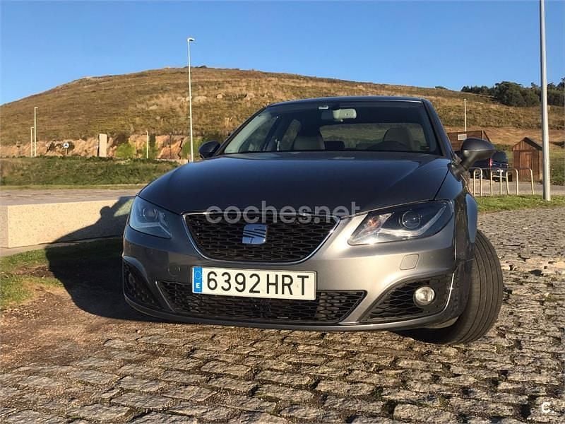 Usado Seat Exeo Style 143 CV (105 kW) 2013 Gris / plata Berlina
