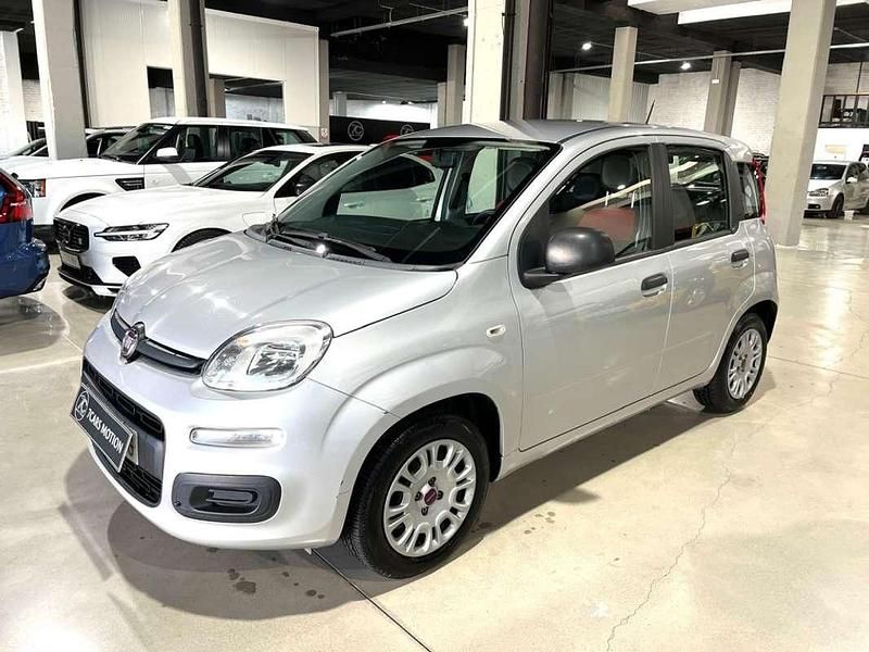 Usado Fiat Panda Easy 69 CV (50 kW) 2018 Gris Utilitario