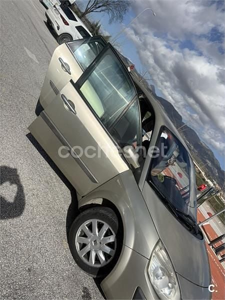 Usado Renault Scénic II Dynamique 130 CV (95 kW) 2007 Gris / plata Monovolumen