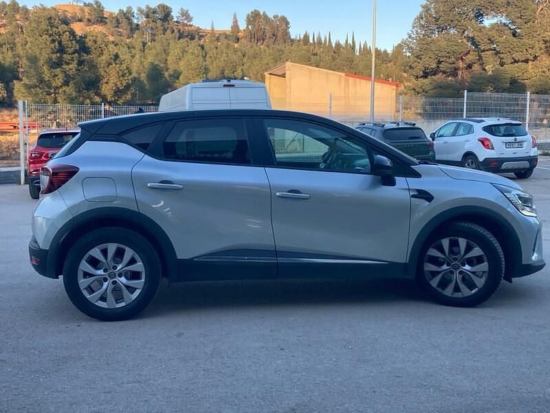 Begagnad Renault Captur Intens 95 HK (69 kW) 2020 Grå SUV