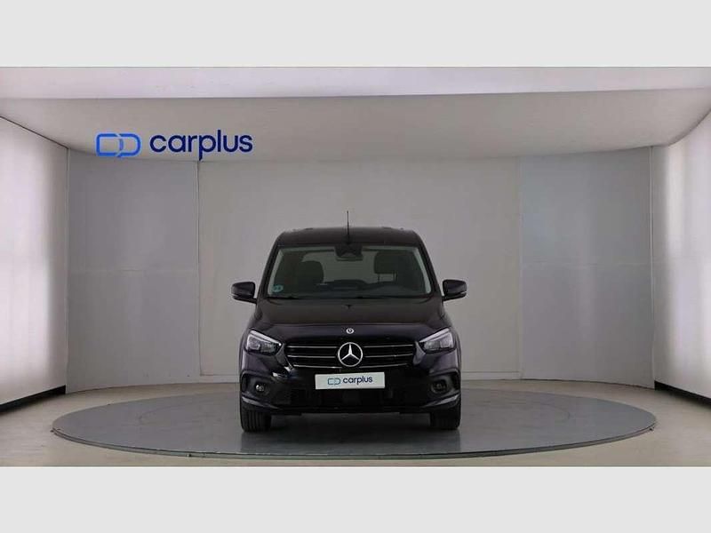Usado Mercedes T180 116 CV (85 kW) 2024 Negro Monovolumen