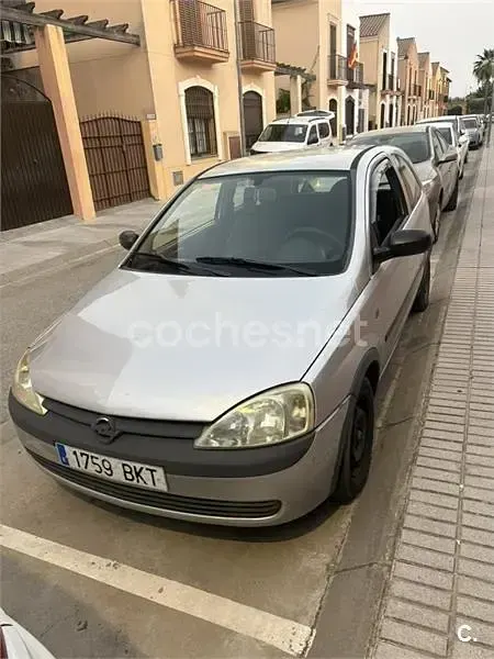 Usado Opel Corsa Comfort 75 CV (55 kW) 2001 Gris / plata Utilitario