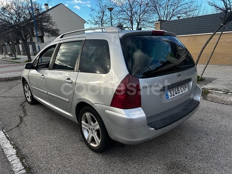 Usado Peugeot 307 136 CV (100 kW) 2004 Negro Familiar