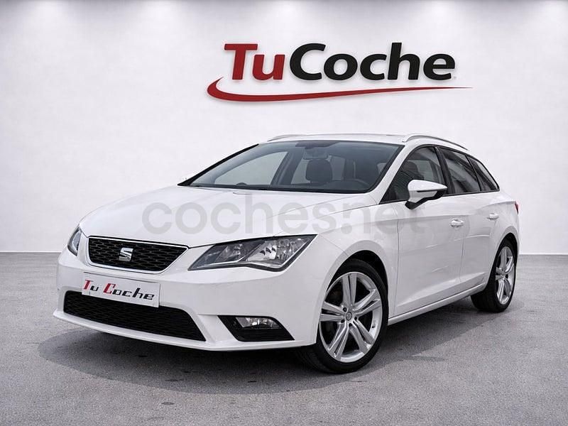 Usado Seat Leon Reference 105 CV (77 kW) 2014 Blanco Familiar