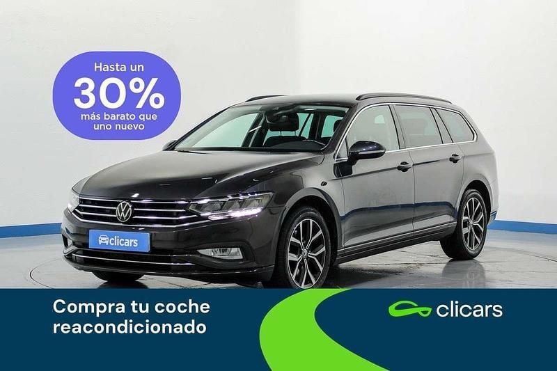 Gris Usado 2022 VW Passat Executive Familiar | 18.390 € (Buen precio) - Imagen 1/4