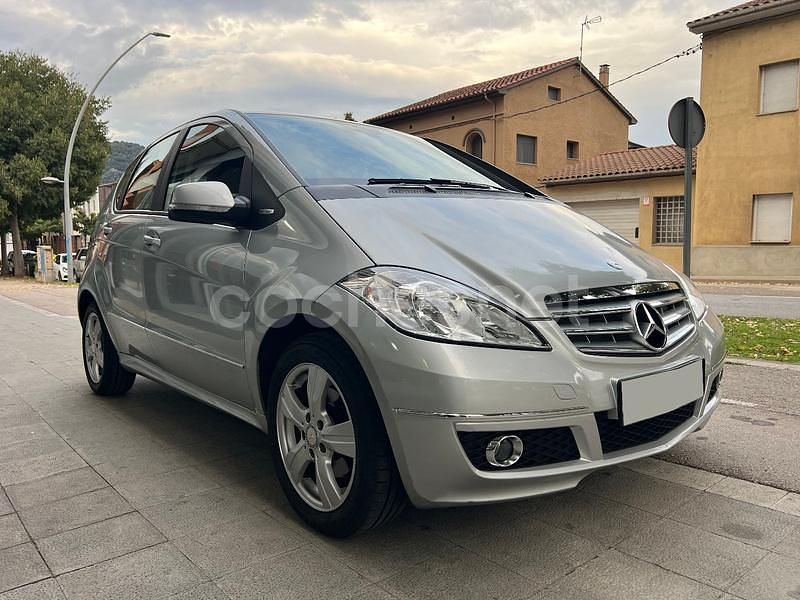 Usado Mercedes A170 Avantgarde 116 CV (85 kW) 2009 Gris / plata Monovolumen