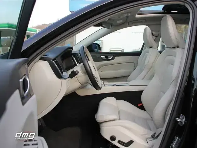 Usado Volvo XC60 Momentum 407 CV (299 kW) 2018 Negro SUV