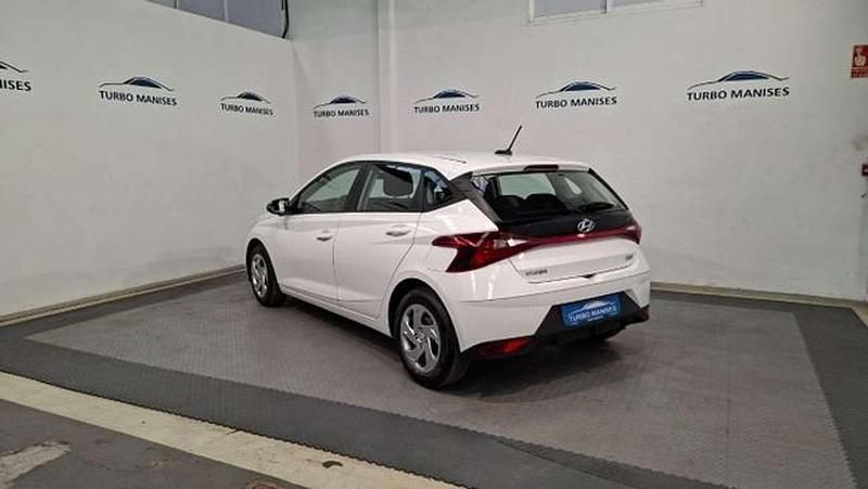 Usado Hyundai i20 84 CV (61 kW) 2023 Blanco Utilitario