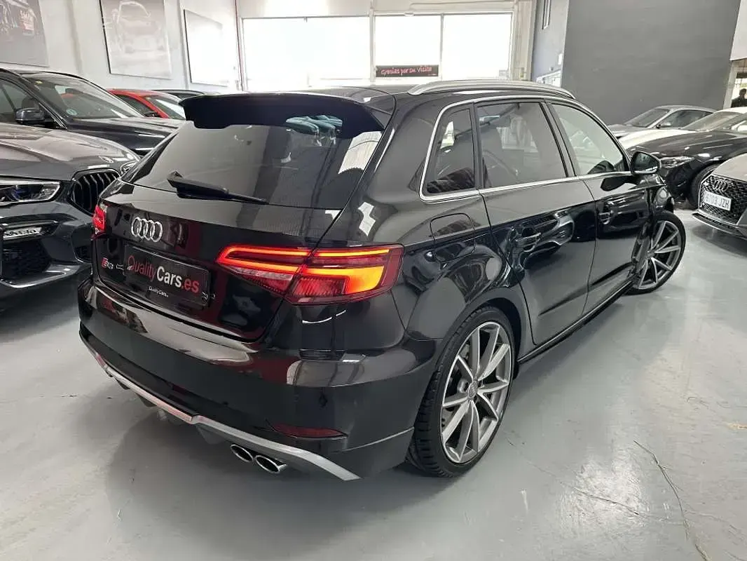 Usado Audi S3 Sportback 310 CV (228 kW) 2018 Negro Utilitario