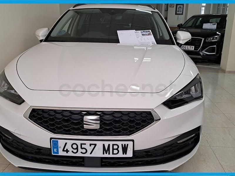 Usado Seat Leon Style 115 CV (84 kW) 2022 Blanco Familiar