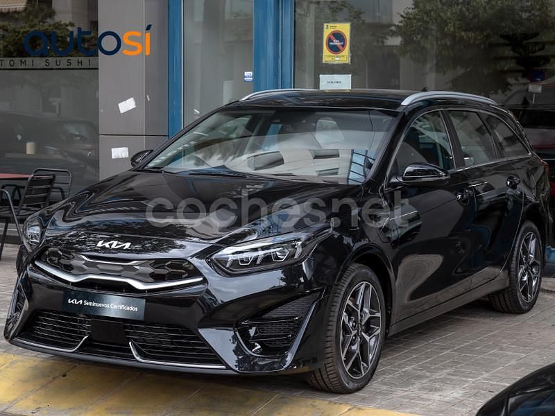 Negro Nuevo 2024 Kia Ceed Familiar | 28.990 € (Precio justo) - Imagen 1/4