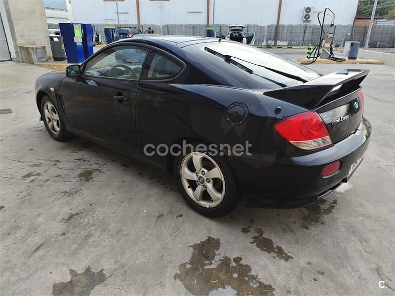 Usado Hyundai Coupé 105 CV (77 kW) 2006 Negro Coupe