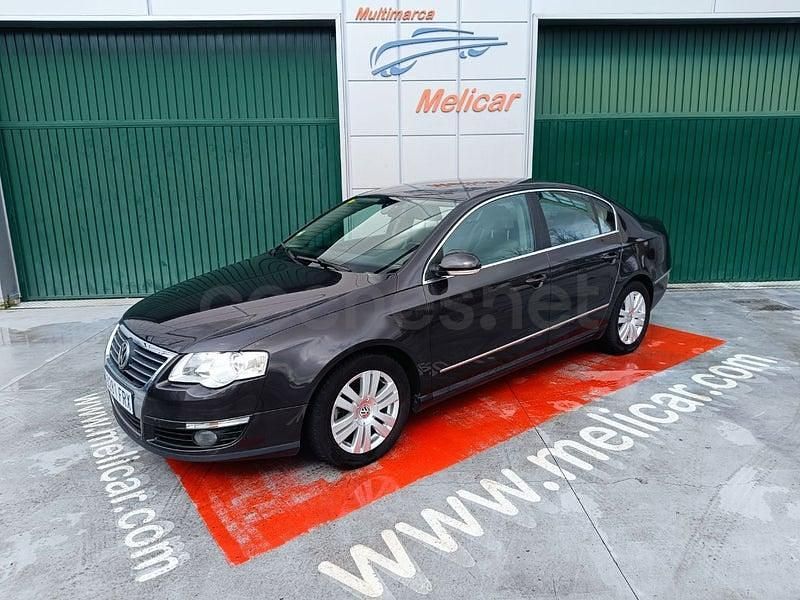 Usado VW Passat Highline 140 CV (102 kW) 2007 Negro Berlina