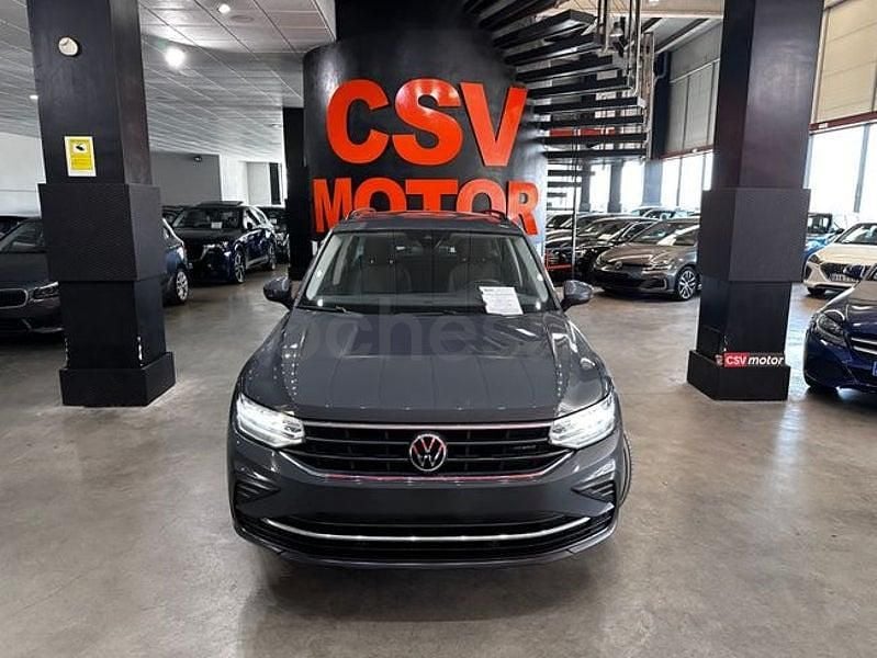 Usado VW Tiguan Life 245 CV (180 kW) 2022 Gris / plata SUV