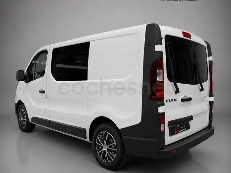 Usado Renault Trafic LIMITED 120 CV (88 kW) 2020 Blanco Monovolumen