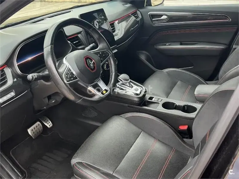 Usado Renault Arkana RS Line 145 CV (106 kW) 2021 Negro SUV