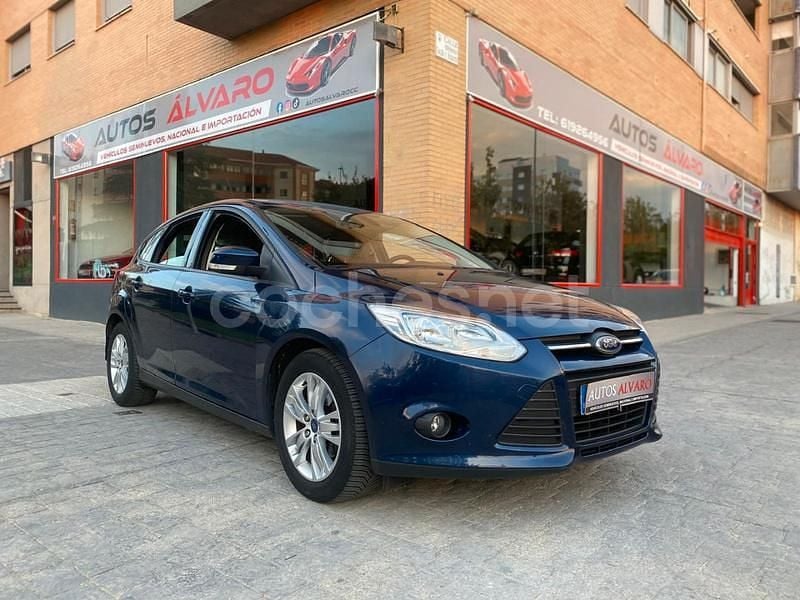 Azul Usado 2013 Ford Focus Trend Berlina | 8490 € (Un poco caro) - Imagen 1/4