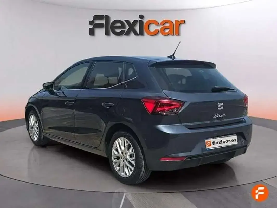 Usado Seat Ibiza XCELLENCE 116 CV (85 kW) 2024 Gris Utilitario