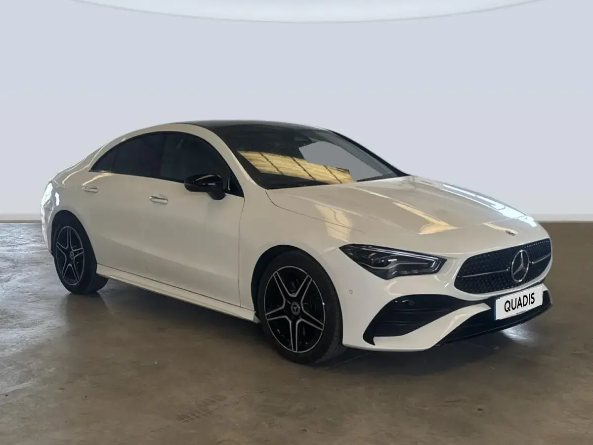 Usado Mercedes CLA220 190 CV (139 kW) 2025 Blanco Berlina