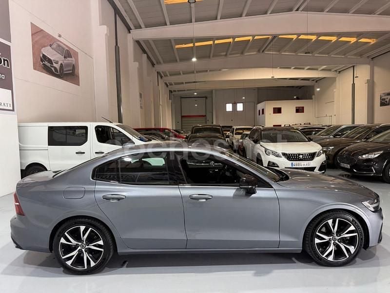Usado Volvo S60 197 CV (144 kW) 2021 Gris / plata Berlina