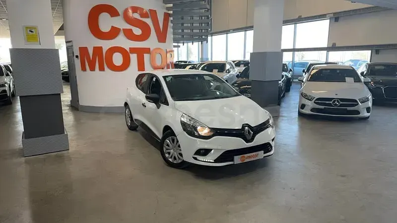 Usado Renault Clio IV Business 75 CV (55 kW) 2018 Blanco Berlina