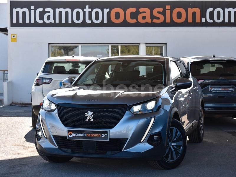 Usado Peugeot 2008 Allure 100 CV (73 kW) 2020 Gris / plata SUV