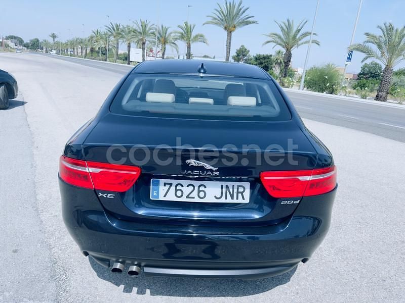 Usado Jaguar XE Prestige 180 CV (132 kW) 2016 Azul Berlina