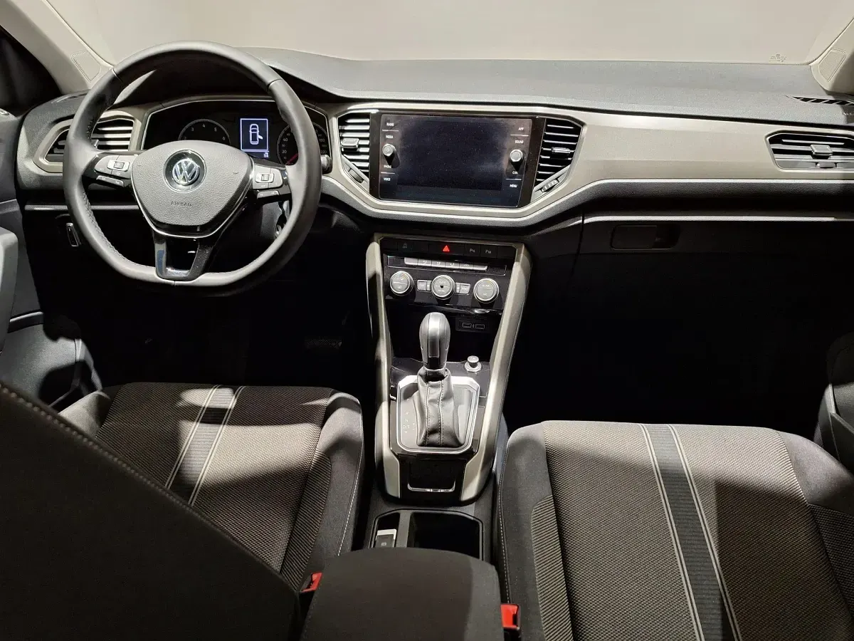 Usado VW T-Roc Advance 150 CV (110 kW) 2025 Gris SUV