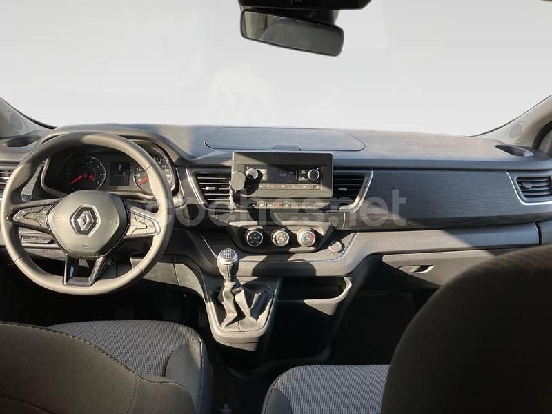 Usado Renault Trafic 150 CV (110 kW) 2023 Rojo Monovolumen