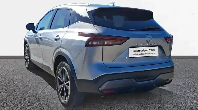 Usado Nissan Qashqai N-Connecta 140 CV (102 kW) 2022 Diamond silver (metalizado) SUV