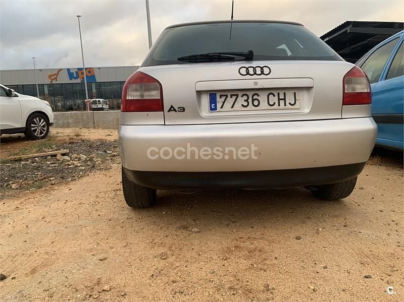 Usado Audi A3 Ambiente 102 CV (75 kW) 2002 Gris / plata Berlina