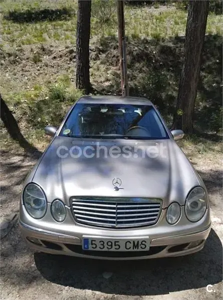 Usado Mercedes E240 Elegance 177 CV (130 kW) 2003 Beige Berlina