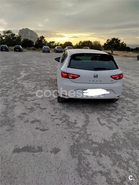 Usado Seat Leon I-Tech 105 CV (77 kW) 2015 Blanco Berlina