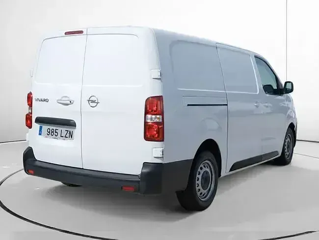 Usado Opel Vivaro 103 HP (75 kW) 2022 Branco Monovolume